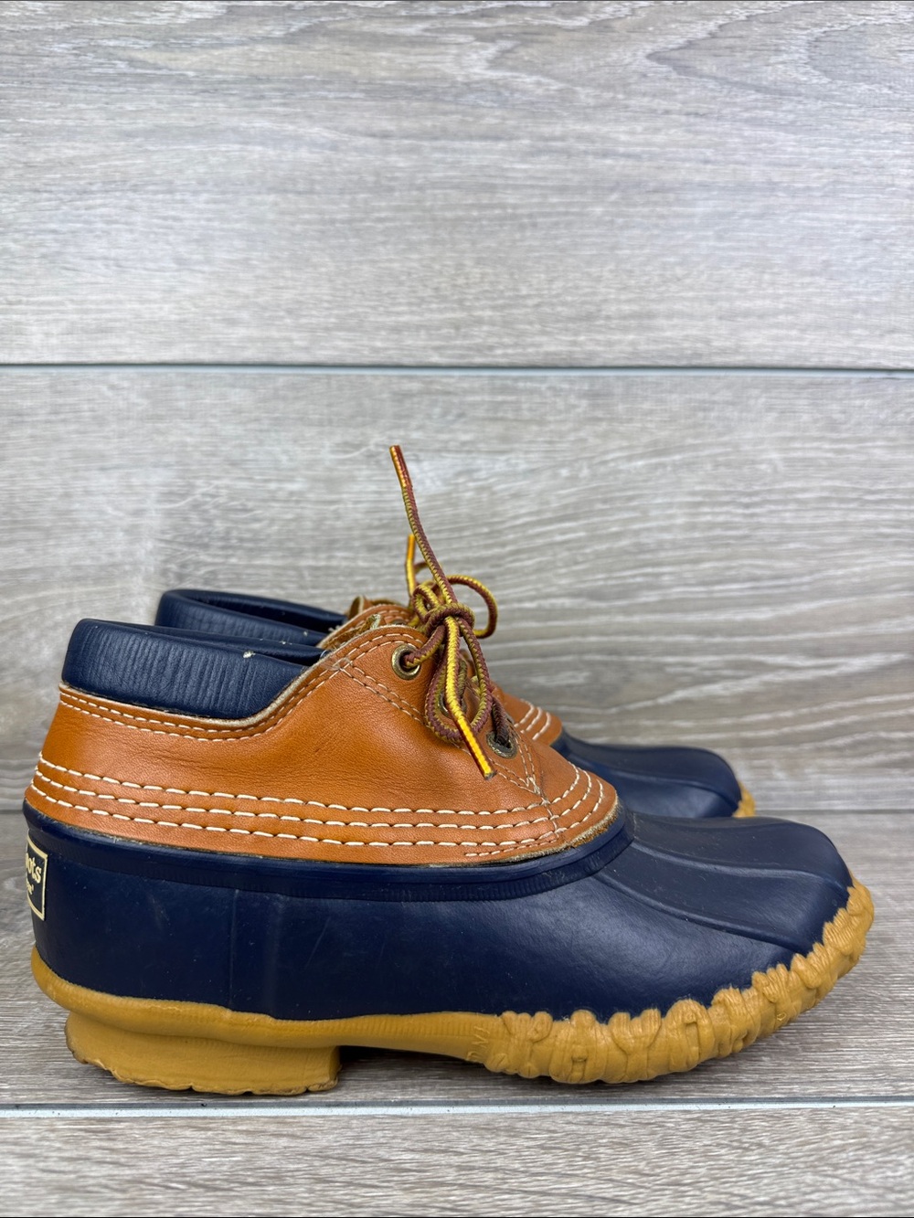 LL Bean Bean Boots Gumshoes Women’s Sz 6M Tan Leather Bright Navy Low Duck Boots